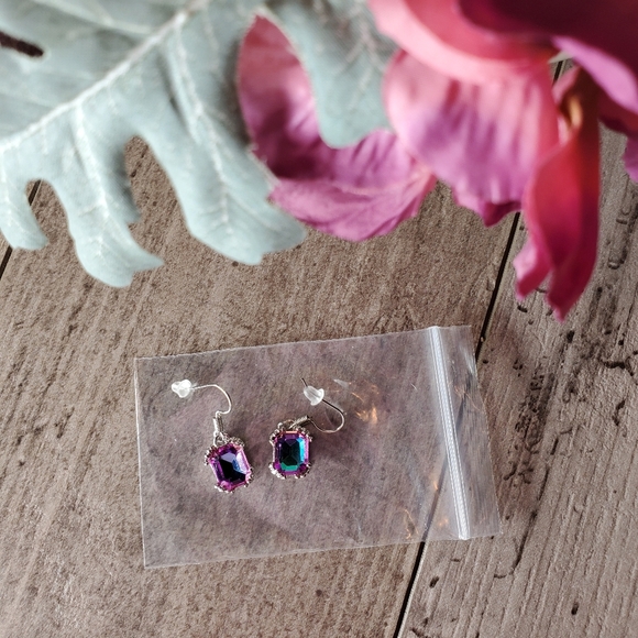 NWT Pink Iridescent Silver Tone Women's Drop Earrings - Picture 13 of 16